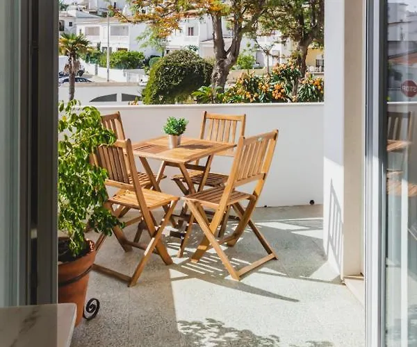 Lovely & Bright Renovated Apt. W/ Balcony In