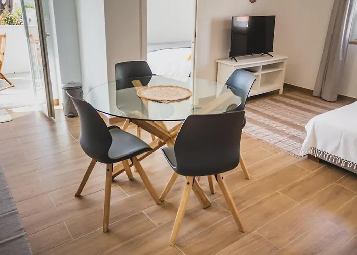 Lovely & Bright Renovated Apt. W/ Balcony In *