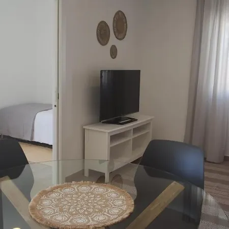 Apartment Lovely & Bright Renovated Apt. W/ Balcony In