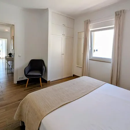 Appartement Lovely & Bright Renovated Apt. W/ Balcony In Lagos