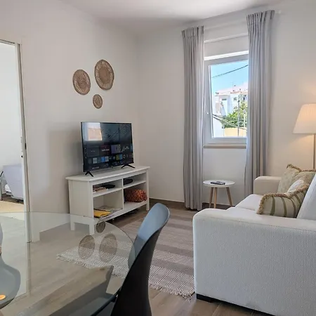 Appartement Lovely & Bright Renovated Apt. W/ Balcony In *