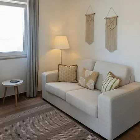 Lovely & Bright Renovated Apt. W/ Balcony In * Lagos
